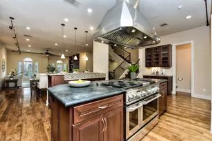 1529 Barton Springs Rd, Austin, TX 78704 - Photo 4