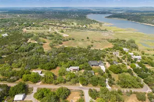 326 Lost Cove Dr, Spicewood, TX 78669 - Photo 32