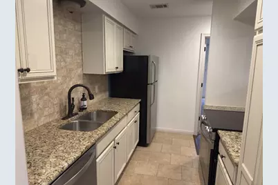 1407 W 39th 1/2 Street #203, Austin, TX 78756 - Photo 4