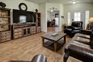 409 S Hunting Lodge Ln, Bastrop, TX 78602 - Photo 10