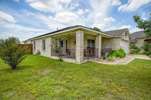 409 S Hunting Lodge Ln, Bastrop, TX 78602 - Photo 2