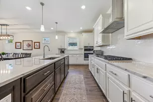636 Martingale St, Georgetown, TX 78633 - Photo 4