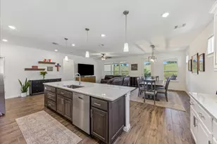 636 Martingale St, Georgetown, TX 78633 - Photo 4