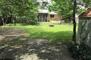 1213 S Meadows Dr, Austin, TX 78758 - Photo 16