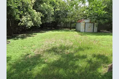 1213 S Meadows Drive, Austin, TX 78758 - Photo 14