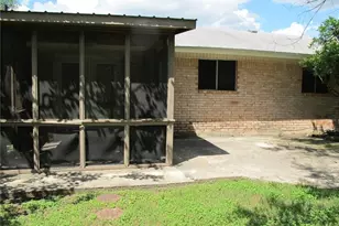 1213 S Meadows Dr, Austin, TX 78758 - Photo 18