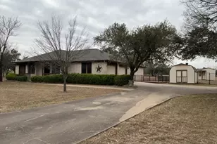 2004 Walsh Dr, Round Rock, TX 78681 - Photo 2