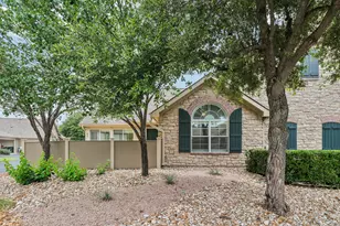 30 Wildwood Dr, Georgetown, TX 78633 - Photo 2