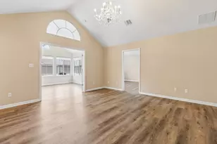 30 Wildwood Dr, Georgetown, TX 78633 - Photo 6