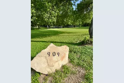 909 Center Circle, Salado, TX 76571 - Photo 2