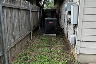 8613 Talyne Chaise Cir, Austin, TX 78729 - Photo 20