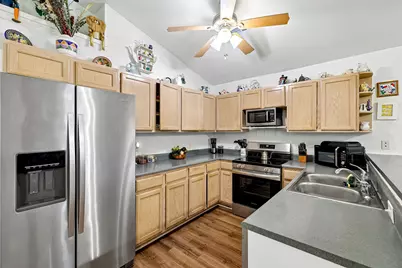 94 Louise Street, Elgin, TX 78621 - Photo 10