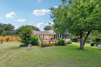 94 Louise Street, Elgin, TX 78621 - Photo 34