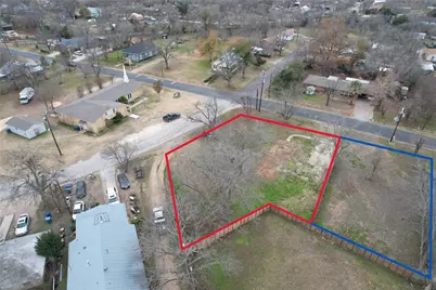 305 Lexington Road, Elgin, TX 78621 - Photo 2