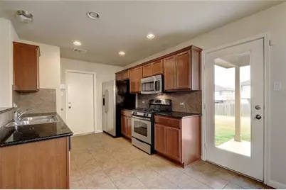 476 Nottingham Loop, Kyle, TX 78640 - Photo 6