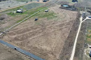 668 Co Rd 451, Taylor, TX 76574 - Photo 1