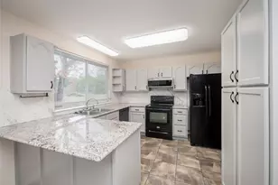 137 Blanket Flower Dr, Bastrop, TX 78602 - Photo 12