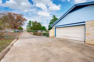 137 Blanket Flower Dr, Bastrop, TX 78602 - Photo 34