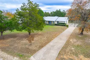 137 Blanket Flower Dr, Bastrop, TX 78602 - Photo 36