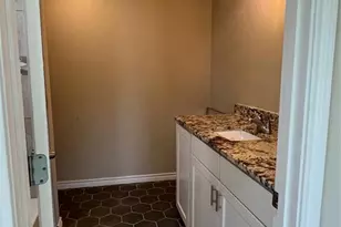 709 W Evans St, Hearne, TX 77859 - Photo 6