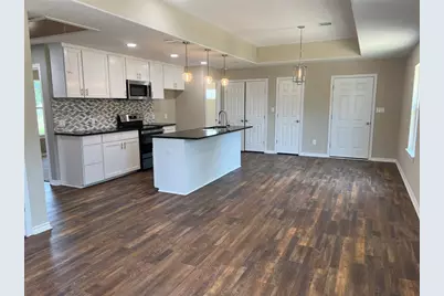 709 W Evans Street, Hearne, TX 77859 - Photo 2