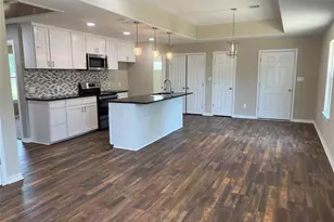 709 W Evans St, Hearne, TX 77859 - Photo 2