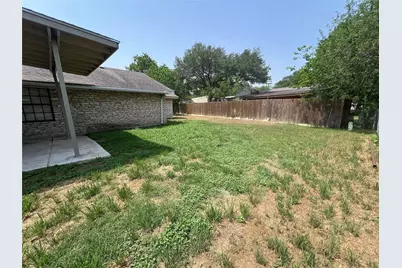 821 S Guadalupe Street, Lockhart, TX 78644 - Photo 32
