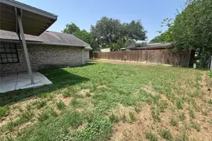 821 S Guadalupe St, Lockhart, TX 78644 - Photo 32