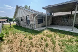 821 S Guadalupe St, Lockhart, TX 78644 - Photo 34
