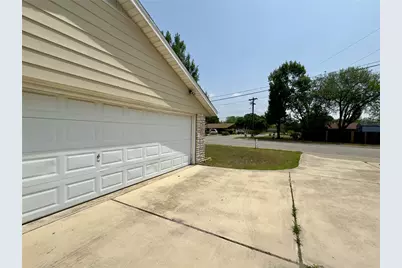 821 S Guadalupe Street, Lockhart, TX 78644 - Photo 36