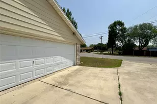 821 S Guadalupe St, Lockhart, TX 78644 - Photo 36