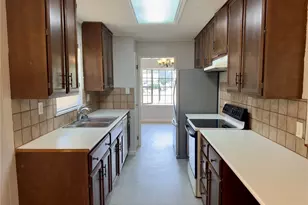 821 S Guadalupe St, Lockhart, TX 78644 - Photo 8