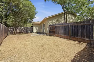 3221 Darnell Dr, Austin, TX 78745 - Photo 18