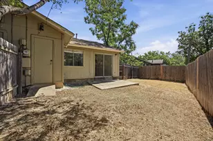 3221 Darnell Dr, Austin, TX 78745 - Photo 18