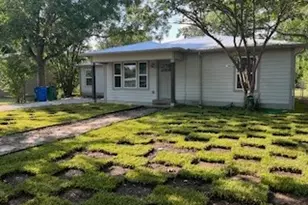 1100 Wallace St, Taylor, TX 76574 - Photo 2