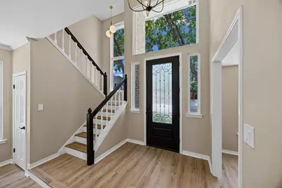 1002 Crestview Street, Round Rock, TX 78681 - Photo 2
