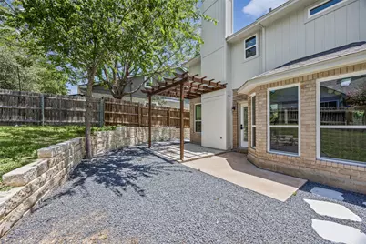 1002 Crestview Street, Round Rock, TX 78681 - Photo 32