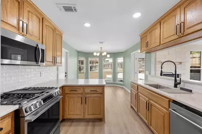 1002 Crestview Street, Round Rock, TX 78681 - Photo 4