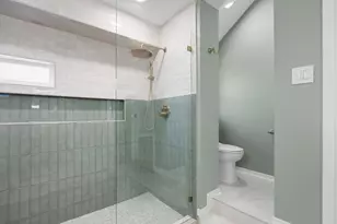 1002 Crestview St, Round Rock, TX 78681 - Photo 24