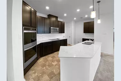 932 Yellow Ribbon Cove, Jarrell, TX 76537 - Photo 8