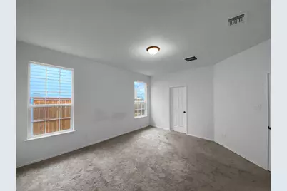 932 Yellow Ribbon Cove, Jarrell, TX 76537 - Photo 12