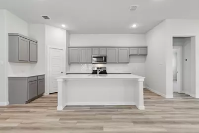 200 Hidalgo Lane, Elgin, TX 78621 - Photo 4