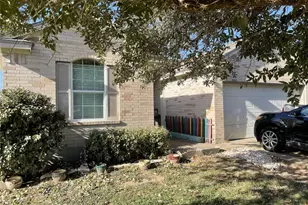 411 Estate Dr, Hutto, TX 78634 - Photo 2