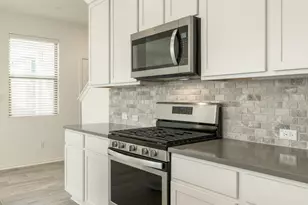 9113 Garnet Dr, Austin, TX 78729 - Photo 14