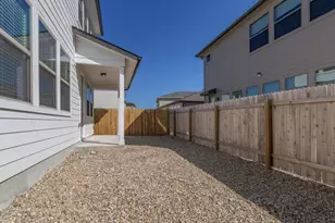 9113 Garnet Dr, Austin, TX 78729 - Photo 30