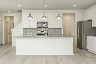 9113 Garnet Dr, Austin, TX 78729 - Photo 8