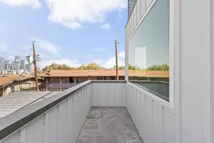 1402 Summit St, Austin, TX 78741 - Photo 20
