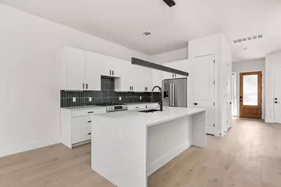 1402 Summit Street #B, Austin, TX 78741 - Photo 8