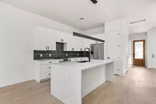 1402 Summit St, Austin, TX 78741 - Photo 8