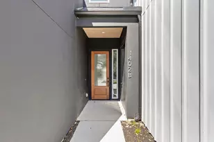 1402 Summit St, Austin, TX 78741 - Photo 4
